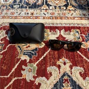 Ray-Ban New Wayfarers Sunglasses Tortoise Frames Unisex